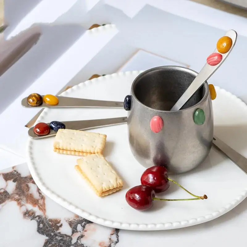 

Ретро-наборы роскошных вилок для фруктов из нефрита и стаканов для кофе/молока из нержавеющей стали 304 ручной работы с драгоценными камнями, маленькие десертные вилки, банка для хранения