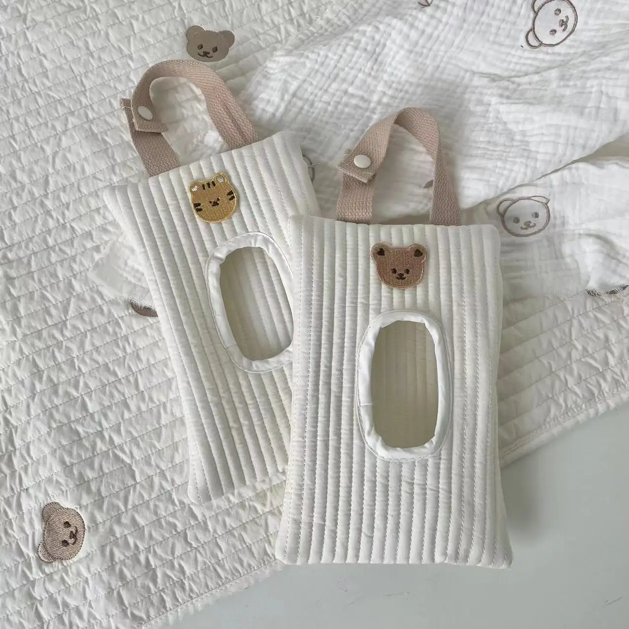 Portable Baby Tissue Box Wet Wipes Case Flip Cover Car Stroller Hanging Bag Paper Holder Storage Removable Napkin Storage Box view 3