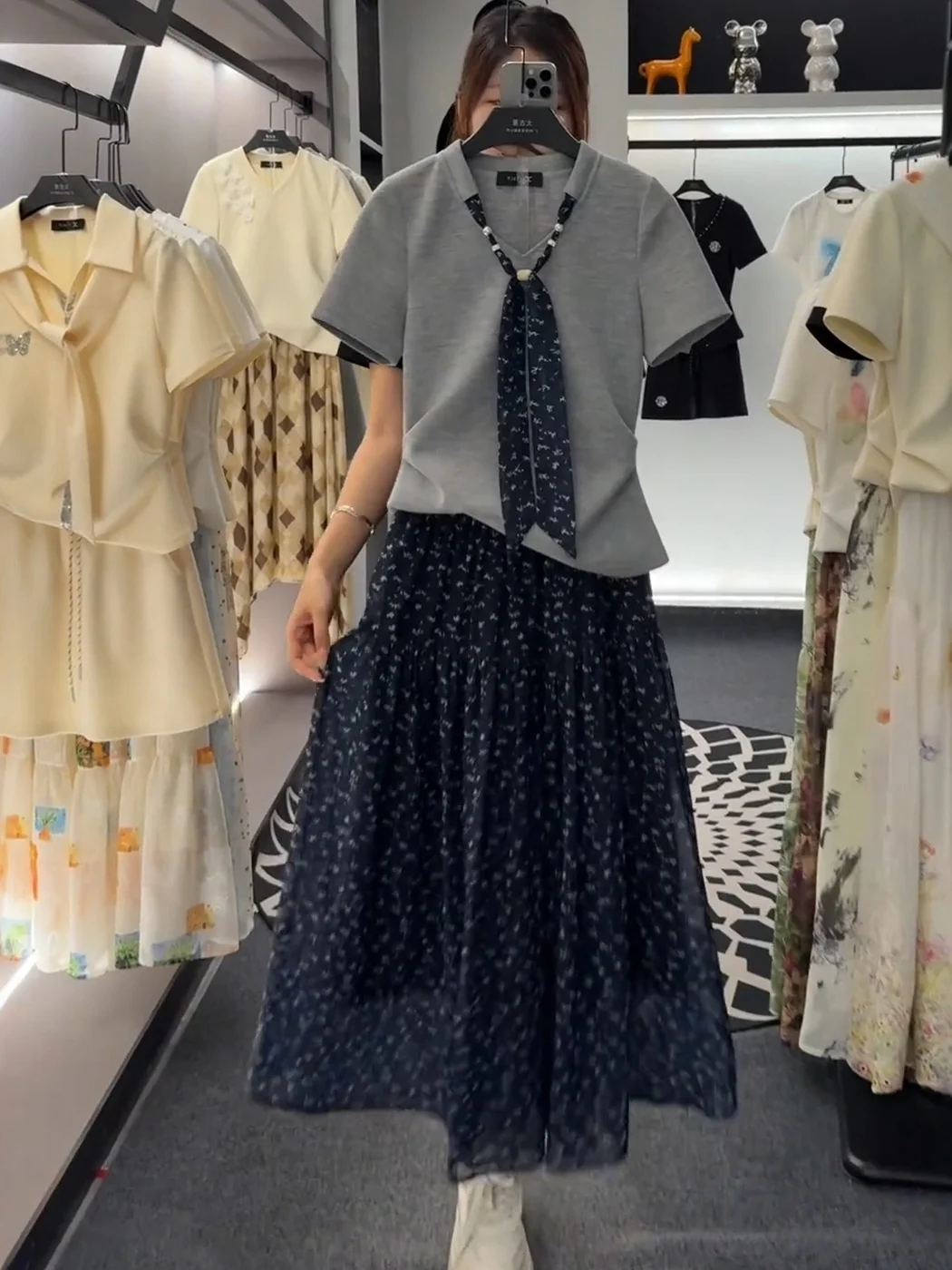 

Fashionable Summer Outfit Women's Design Sensation Scarf Belt Short Sleeve T-shirt Floral Skirt Long Dress Two-piece Set