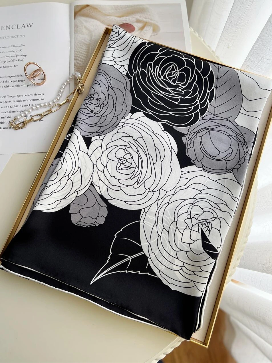 

Camellia Satin Mulberry Silk Scarf Women Square Big Bandana Herm Rolled Shawls Foulard Accessories Decoration Gift 110CM