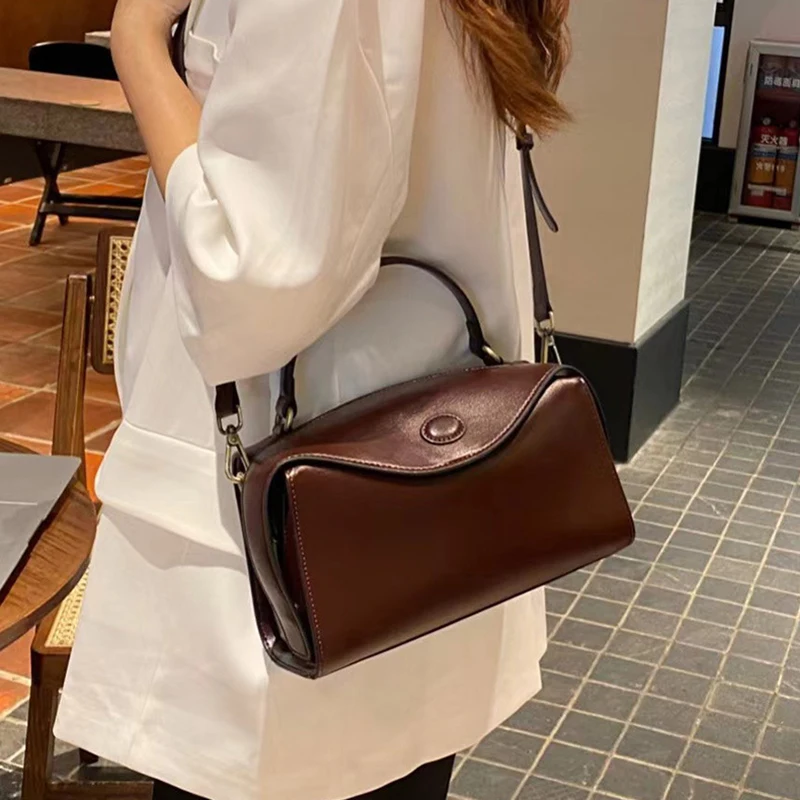 2024 new leather women\'s bag vintage cowhide single shoulder diagonal bag Fashion simple box bag senior sense handbag