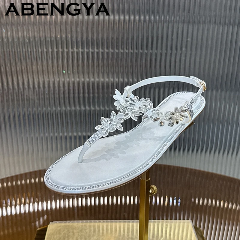 2026 Summer Shining Crystal Flowers Flat Sandals Women Open Toe Ankle Buckle Flip Flops Rome Sandals Casual Beach Sandals Mujer
