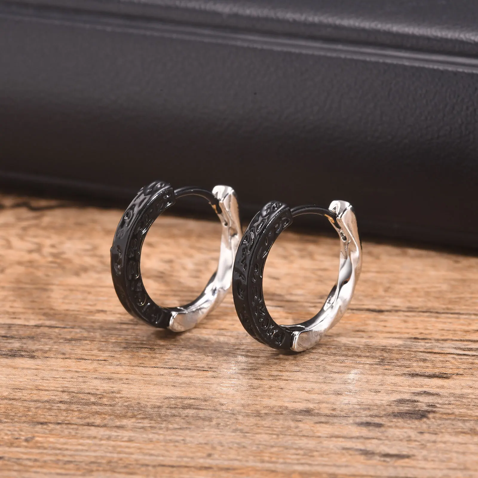 Stylish Stitching Black Hammer Hoop Earrings For Men Women Hoops Simple Jewelry Boyfriend Girlfriend Valentine's Day Gift