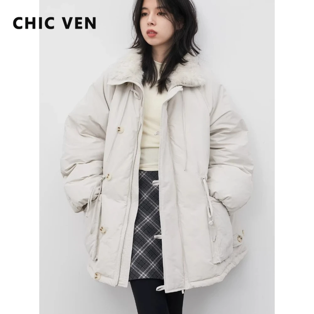 

CHIC VEN корейские женские пуховики средней длины однотонные свободные повседневные женские теплые белые куртки на утином пуху осень-зима 2026 одежда