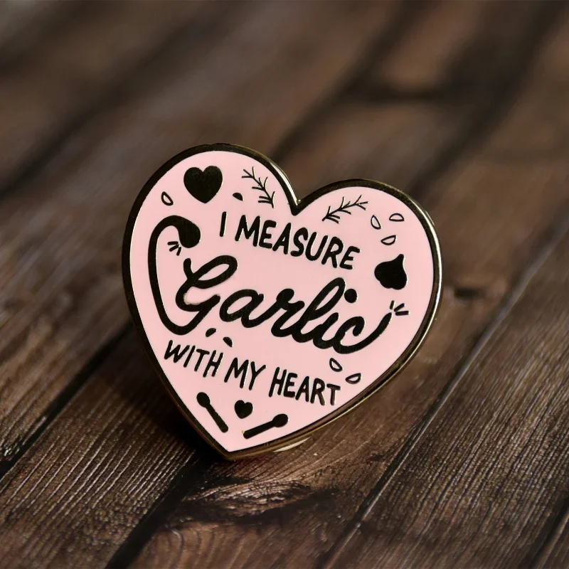 I Measure Garlics Hard Enamel Pin Pink Heart Garlic Hobbyists Metal Badge Brooch for Jewelry Accessory