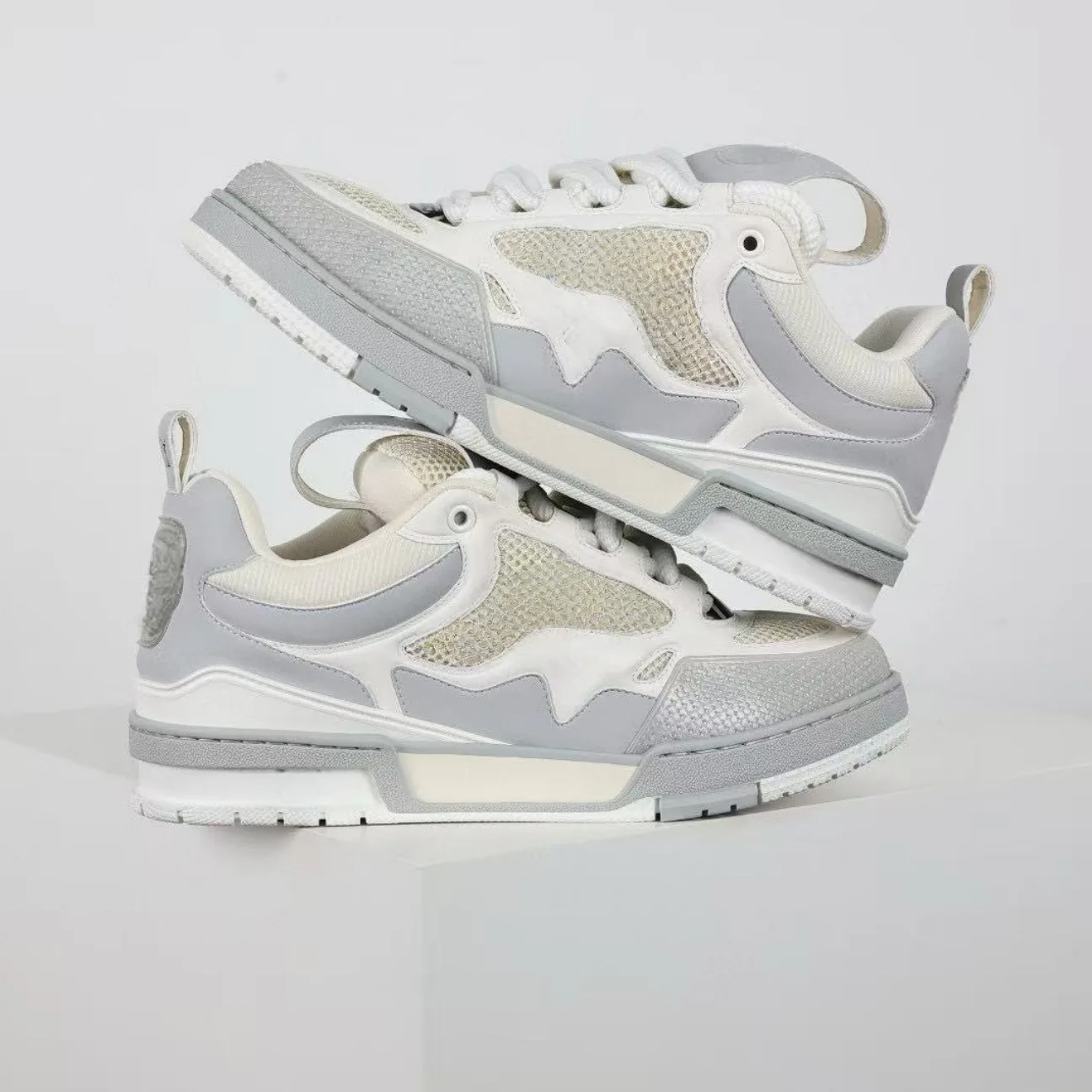Zapatillas casuales de plataforma gruesa con efecto de altura, estilo Bread Shoe, de mezclilla con diseño artesanal de pegamento, unisex para parejas, con estampado, para exterior y ocio.