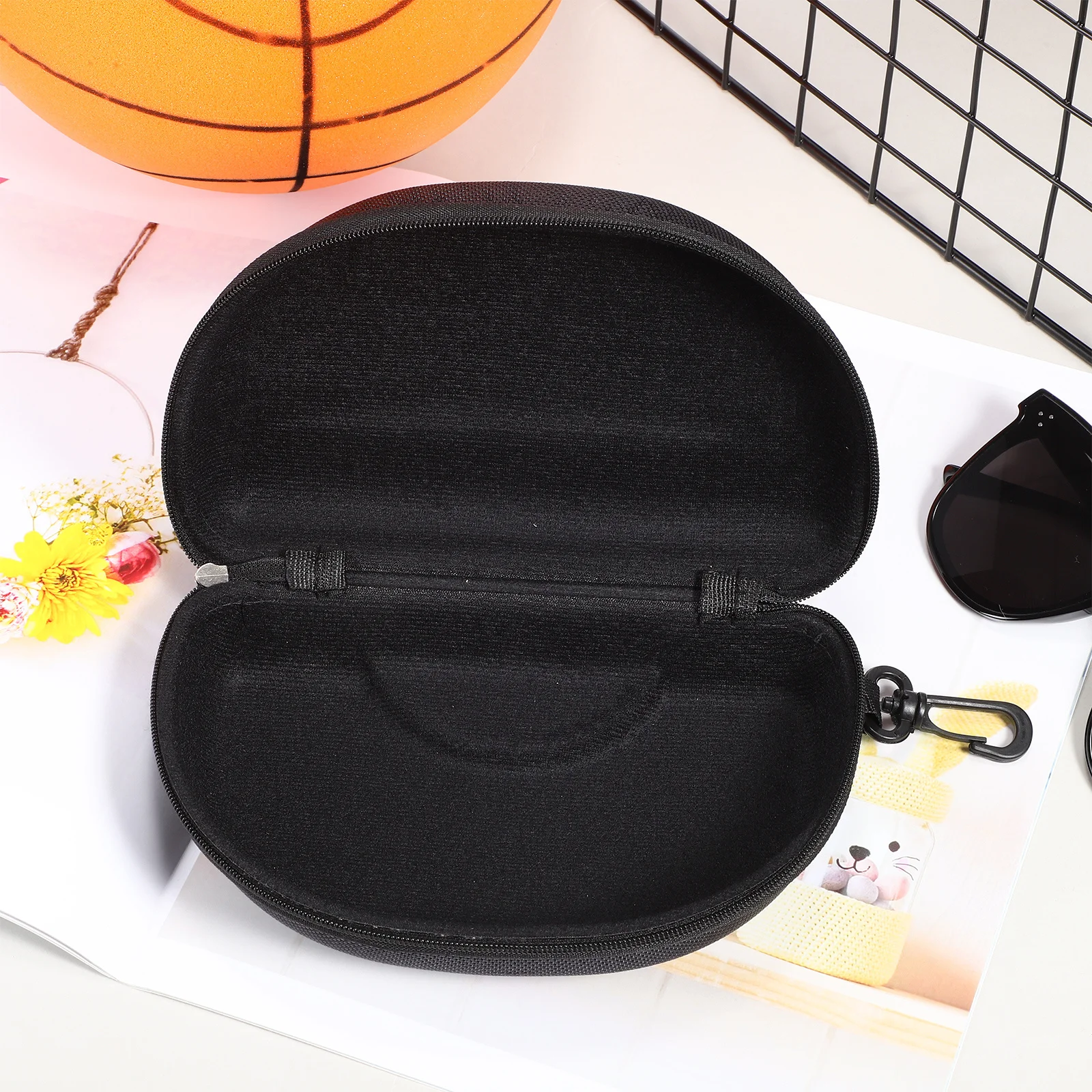 

Sports Glasses Case Large Sturdy Zipper Protective Outdoor Sunglasses Holder Portable Clip Eyeglass Organizer Sunglasses Case