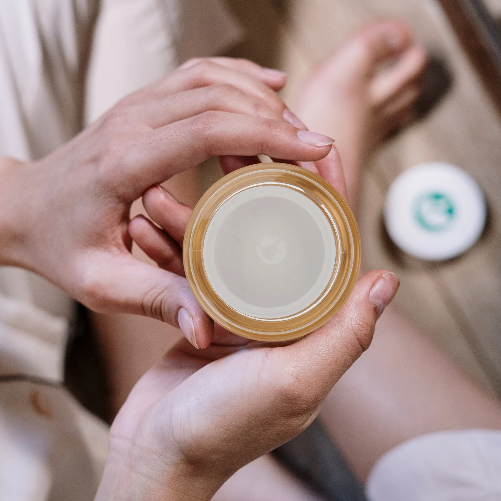 

1pc Leak-Proof Refillable Cream Storage Jars Travel Mini Face Lotion Container Golden Small Empty Plastic Jar For