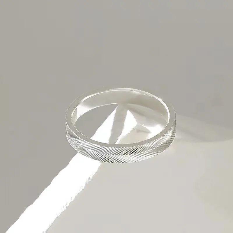 

Adjustable Wave Feather Shaped Stainless Steel Ring for Women And Men Fashion Exquisite Jewelry Gift Size 6 to 12