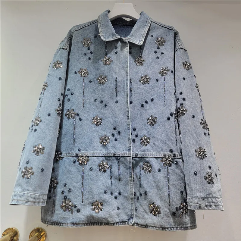 

Новая весенняя джинсовая куртка 2026 года с тяжелой вышивкой и бисером для женщин, свободного кроя, универсальная, модная, удлиненная.