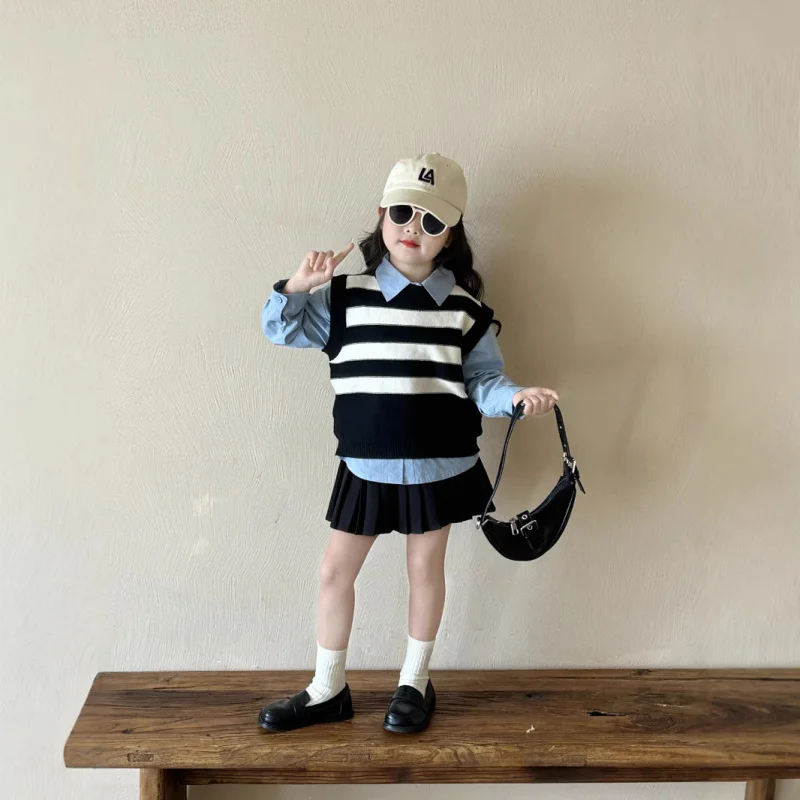 

Детская рубашка2025Весна и осень, новый черно-белый полосатый жилет, плиссированная юбка, рубашка с длинными рукавами для девочек