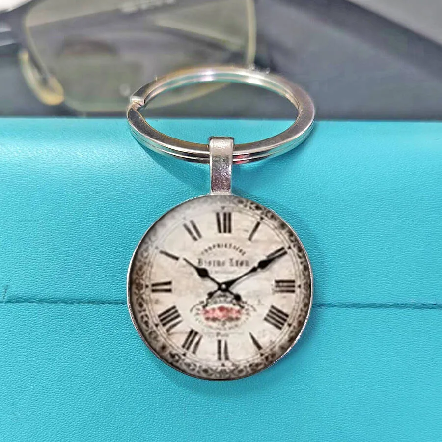 Vintage Hot Selling Nostalgic Design Britain Flag Crown Slogan Motivational Text Clock Design Key Ring Pendant