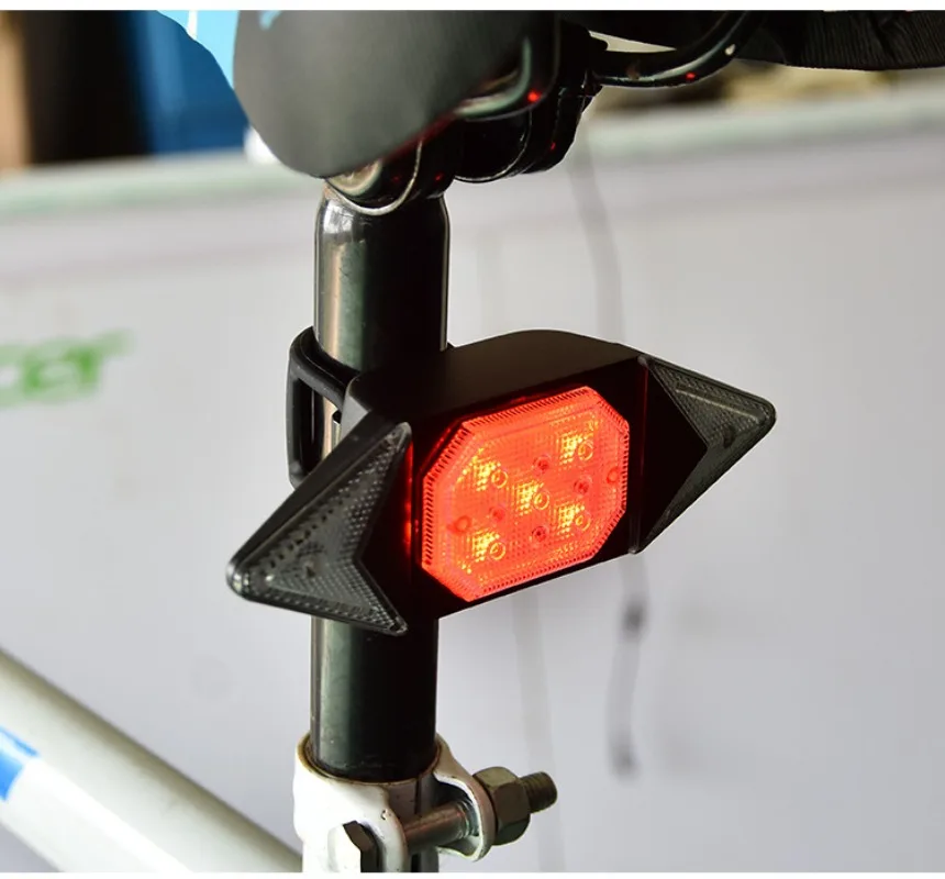 Luz trasera inteligente para bicicleta, lámpara LED de advertencia con Control remoto inalámbrico, señal de giro, recargable vía USB