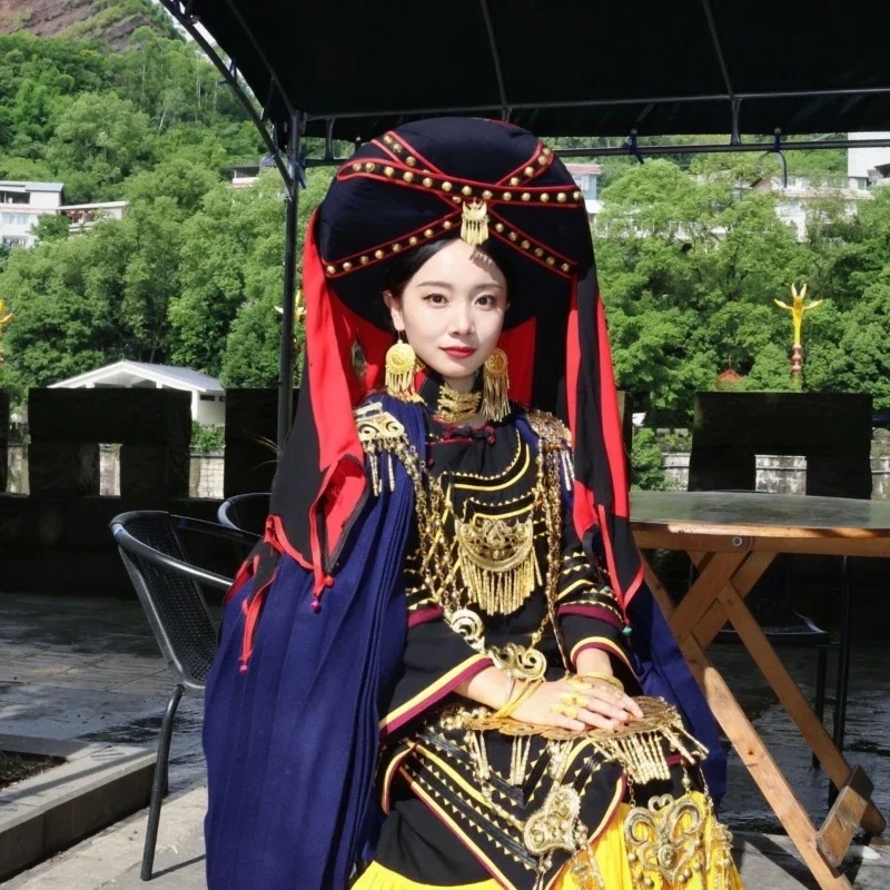 Chinese ethnic costumes, a complete set of Liangshan Yi bride suits