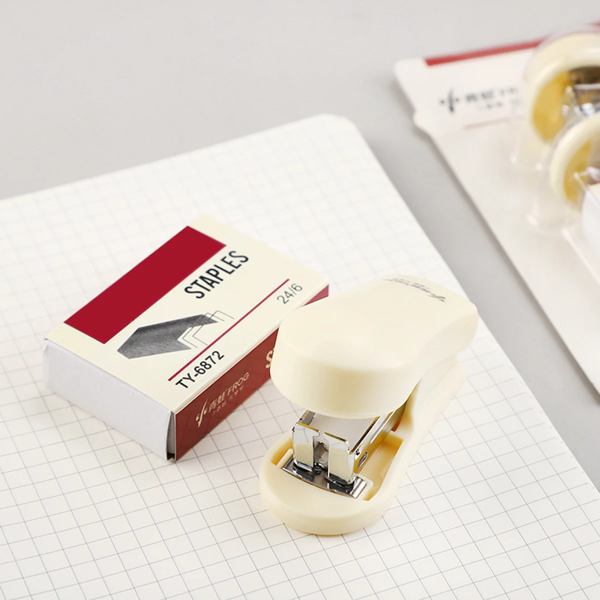 1PC Miniature small-hole stapler, hand-held office document stapler, student examination paper binding supplies