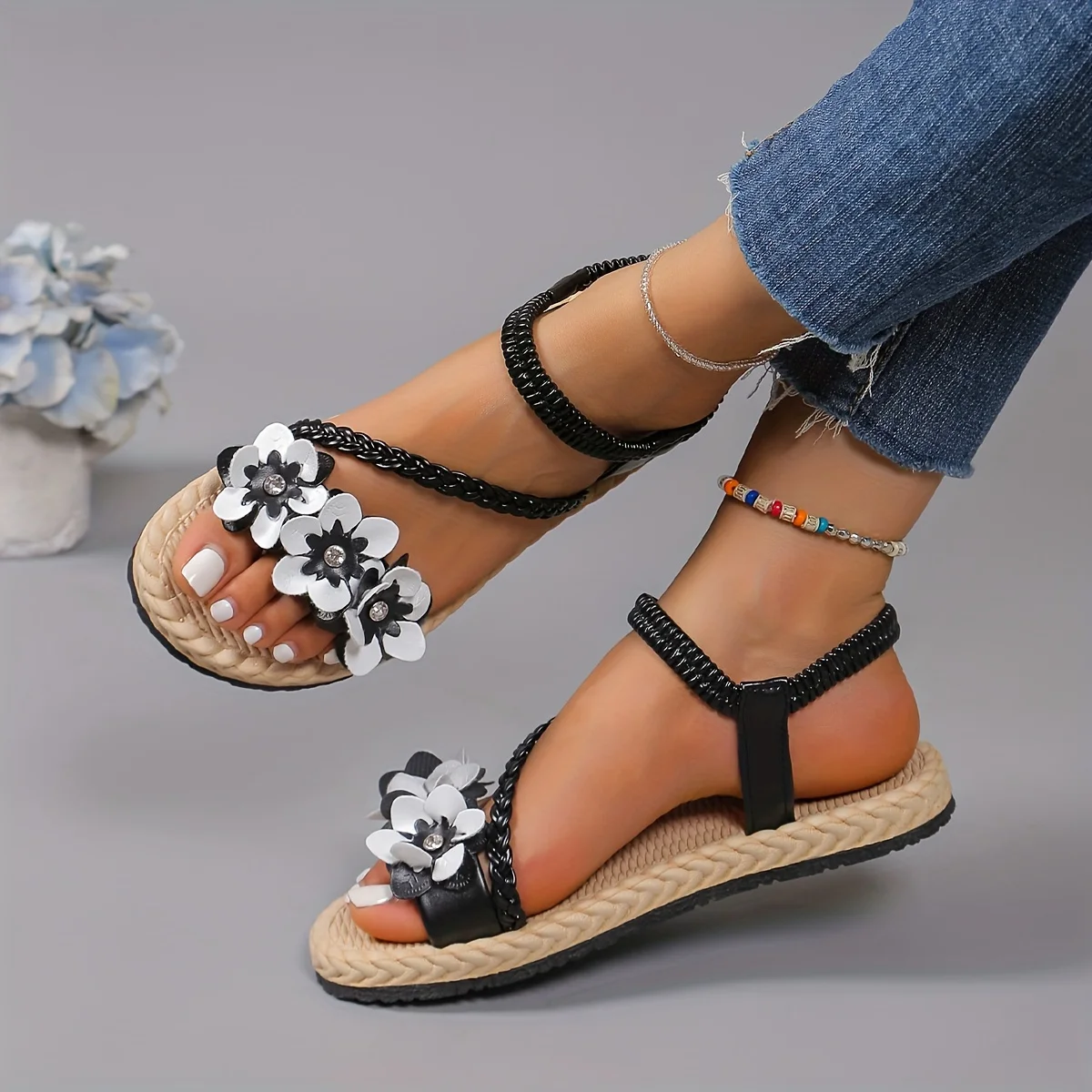 Damen-Slipper-Sandalen mit verstellbarem Gummiband — Neuer Sommerstil, elegant mit Blumen verziert – Detail 5