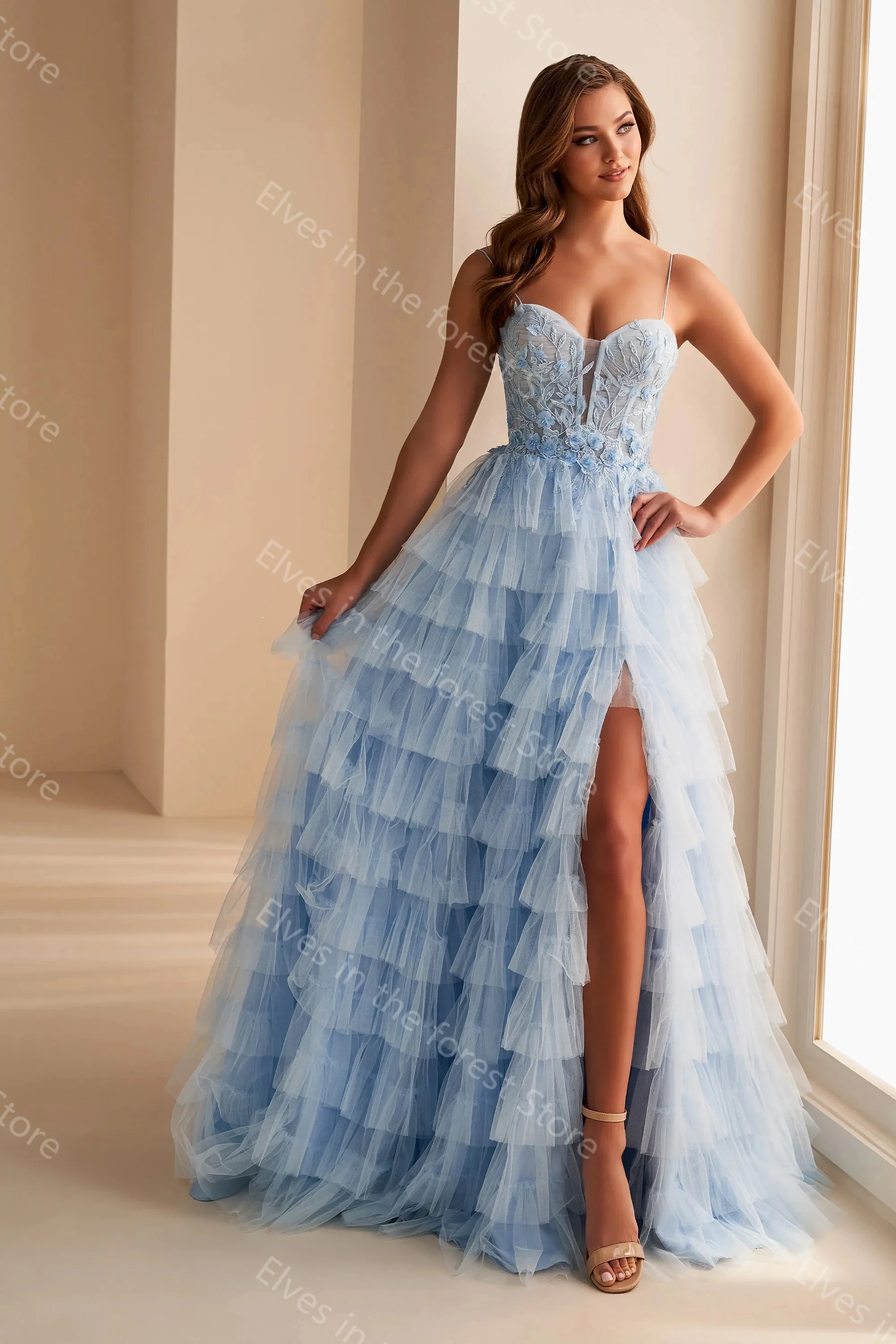 Romantic Tulle Prom Dresses Lace Appliques Sleeveless Evening Gowns Sexy Side Split Tiered Ruffles Girls Wedding Guest Dresses