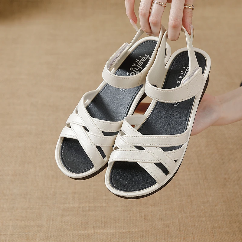 Plastic Roman Sle Sandals Women's Soft Bot Slip-On Anti-Slip Waterproof mid Heel Faionable Casual Wear for Middle-Aged...