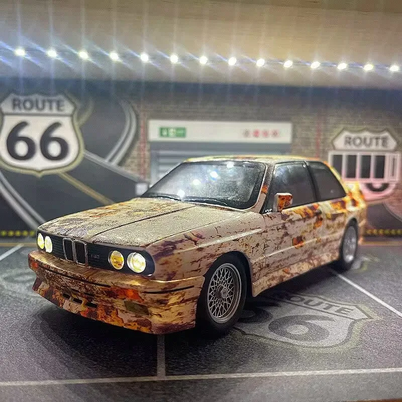 

1:24 1988 M3 E30 Rust Damaged Version Alloy Sports Car Model Diecasts Metal Classic Vehicles Car Model Sound Light Kids Toy Gift