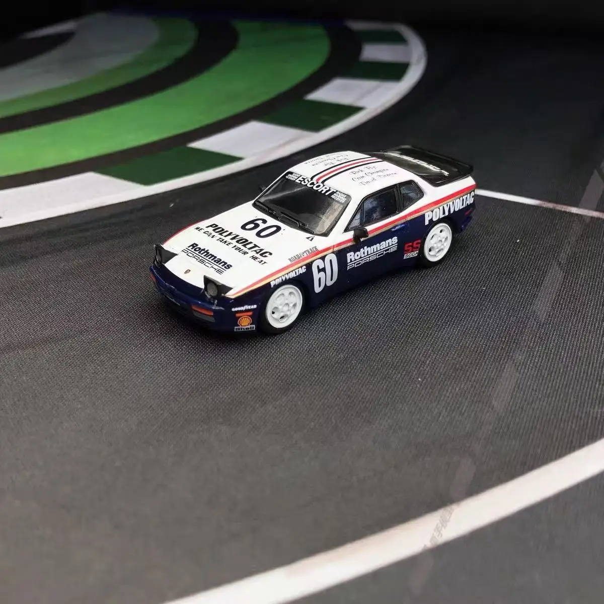 スパーキー 1:64 ポルシェ 944 ターボ カップ 1987 # 60個の直立型ライト付き合金ダイキャストカーモデルコレクションギフト