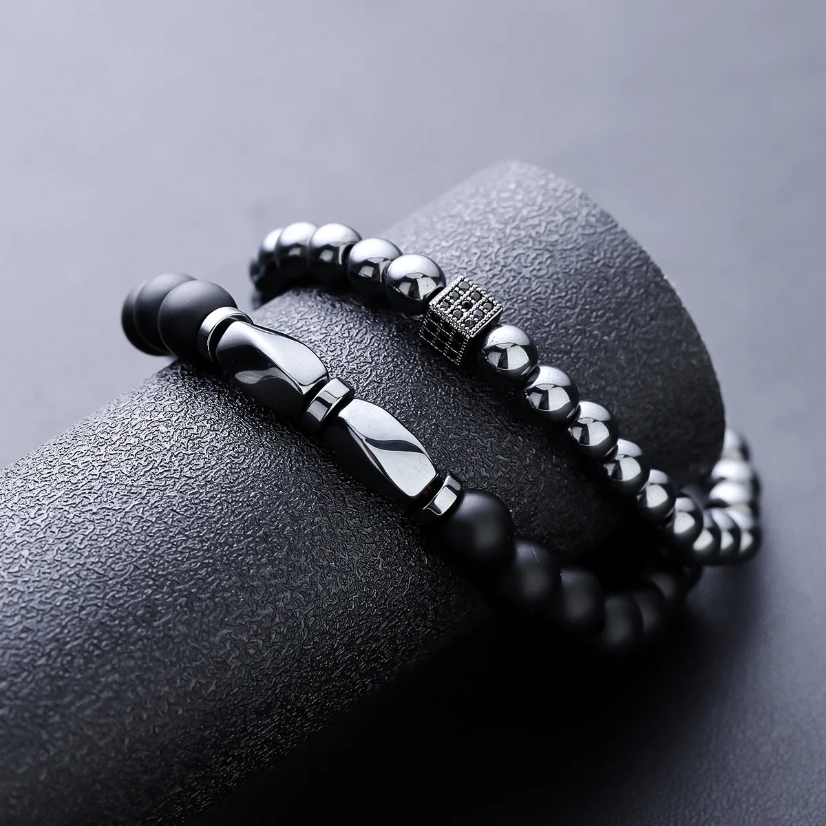 Retro-Armband mit schwarzen Gallensteinperlen, schlicht, unregelmäßig, gedreht, elastisch, Herrenarmband, Hip-Hop, trendiger Schmuck, Modeaccessoires – Detail 6