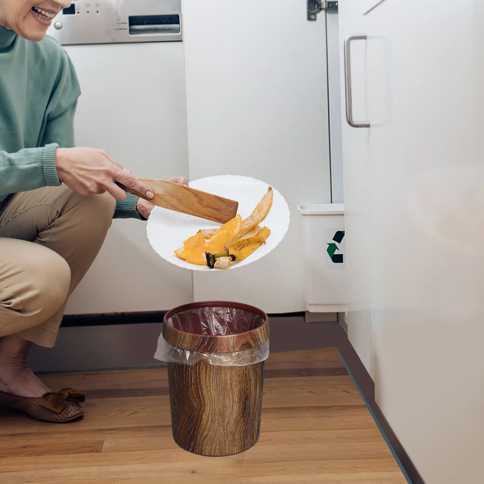

1Pcs Vintage Woodgraining Trash Can Imitated Solid Wood Container Kitchen Rubbish Can Creative Household Waste Basket
