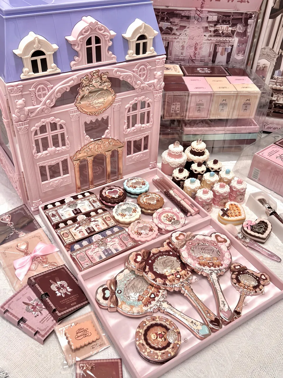 Flower Knows the Sweetie Bear Collection Allin Makeup Kit Gift Box with Eyeshadow Blush Concealer Lipstick & Mirror