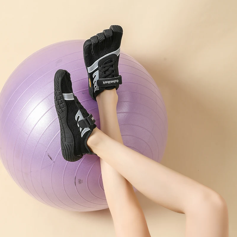 女性用ニット通気性5本指シューズ、回転ノブ付きレース、ランニング、フィットネス、ヨガ用の裸足ミニマリストシューズ