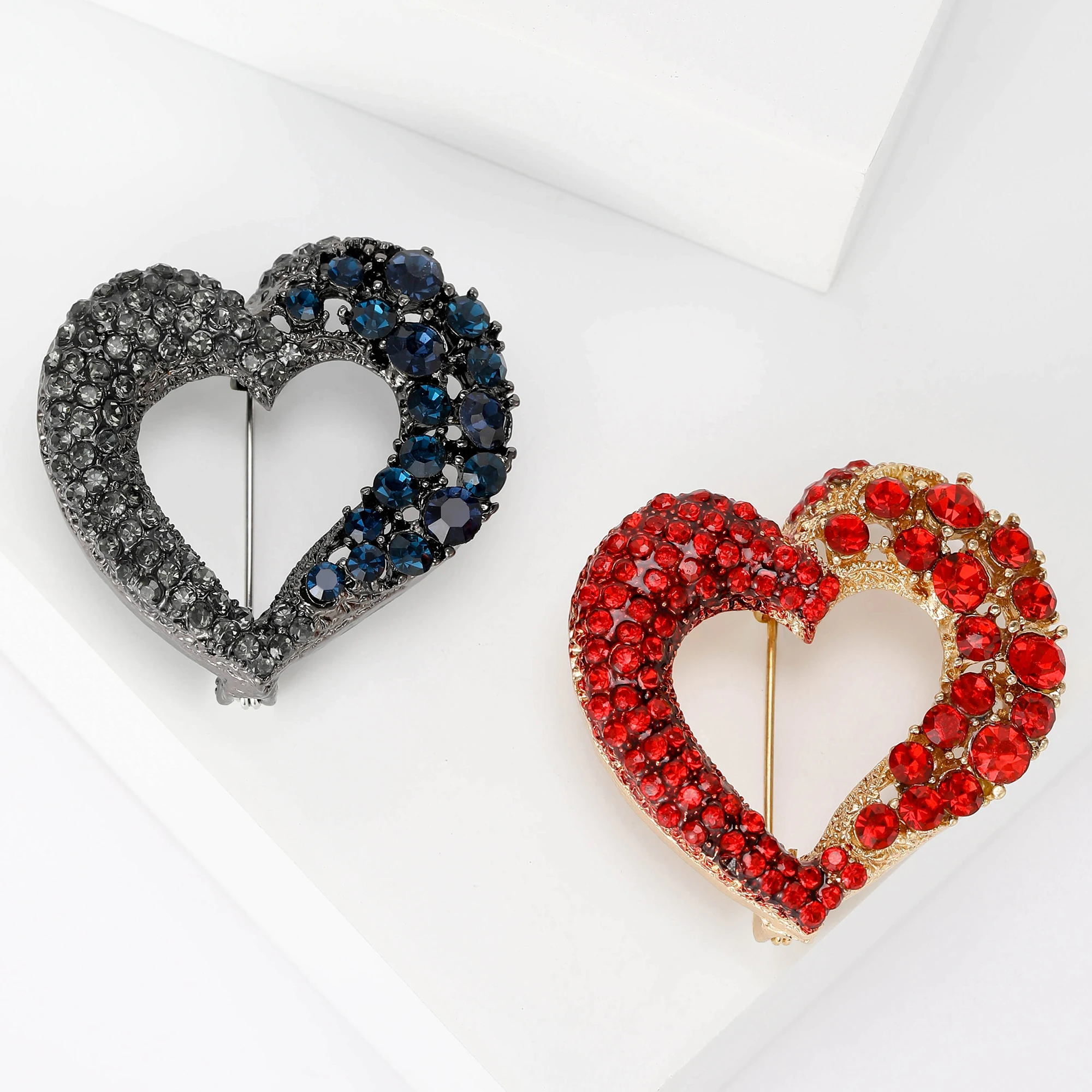 Valentine's Day Romantic Rhinestone Love Brooches for Couples Angel Wings and Shiny Heart Pins Gifts