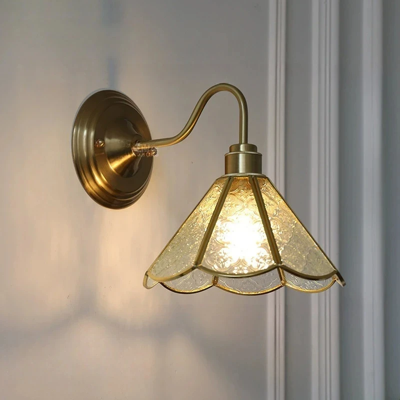 Vintage Brass Glass LED Wall Lamp Indoor Wall Sconce Night Light for Bedroom Dining Room Cafes Background Lighting Decor