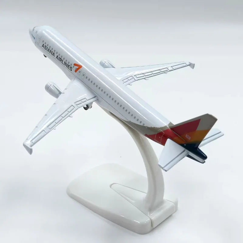 Modelo de avión de aleación simulada, avión simulado, colección de modelos estáticos de alta gama, adornos de oficina, nuevo con embalaje