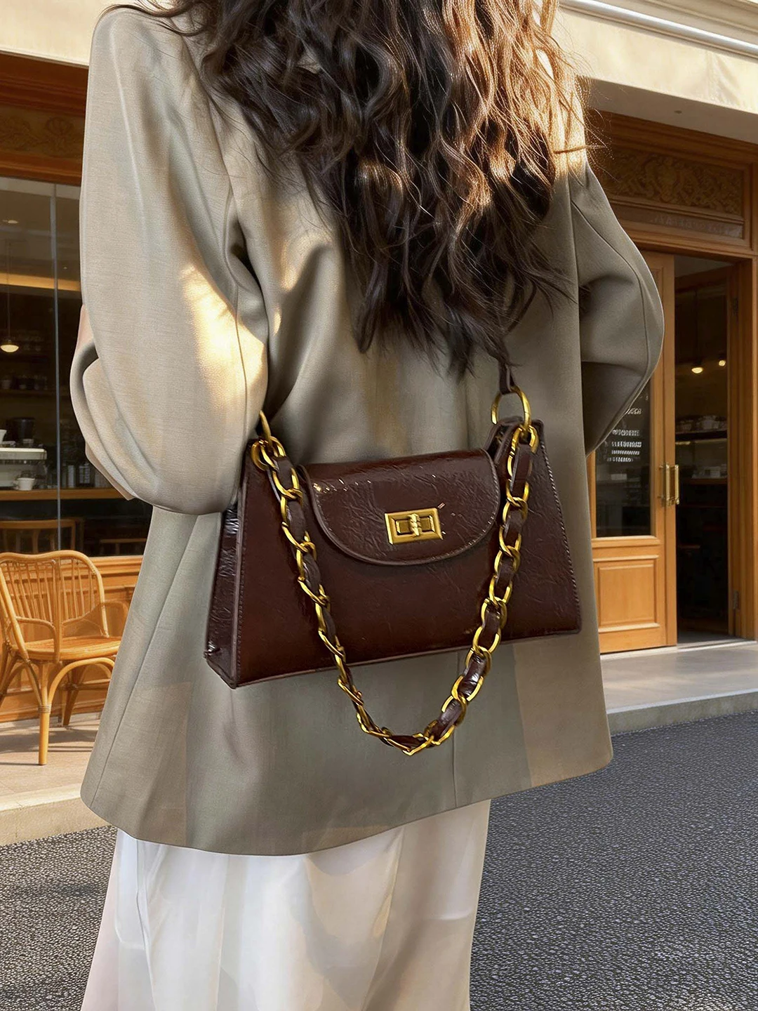 Elegant Chain Strap Crossbody Bag Women's Commuter Fashionable Minimalist Shoulder Bag Korean Style Lock Buckle Closure