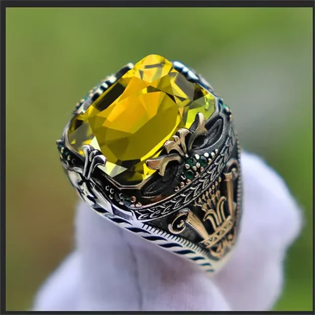 New European and American Green Gem Inlaid Men\'s Luxury Ring Personality Retro Domineering Ring Jewelry for Banquet Party