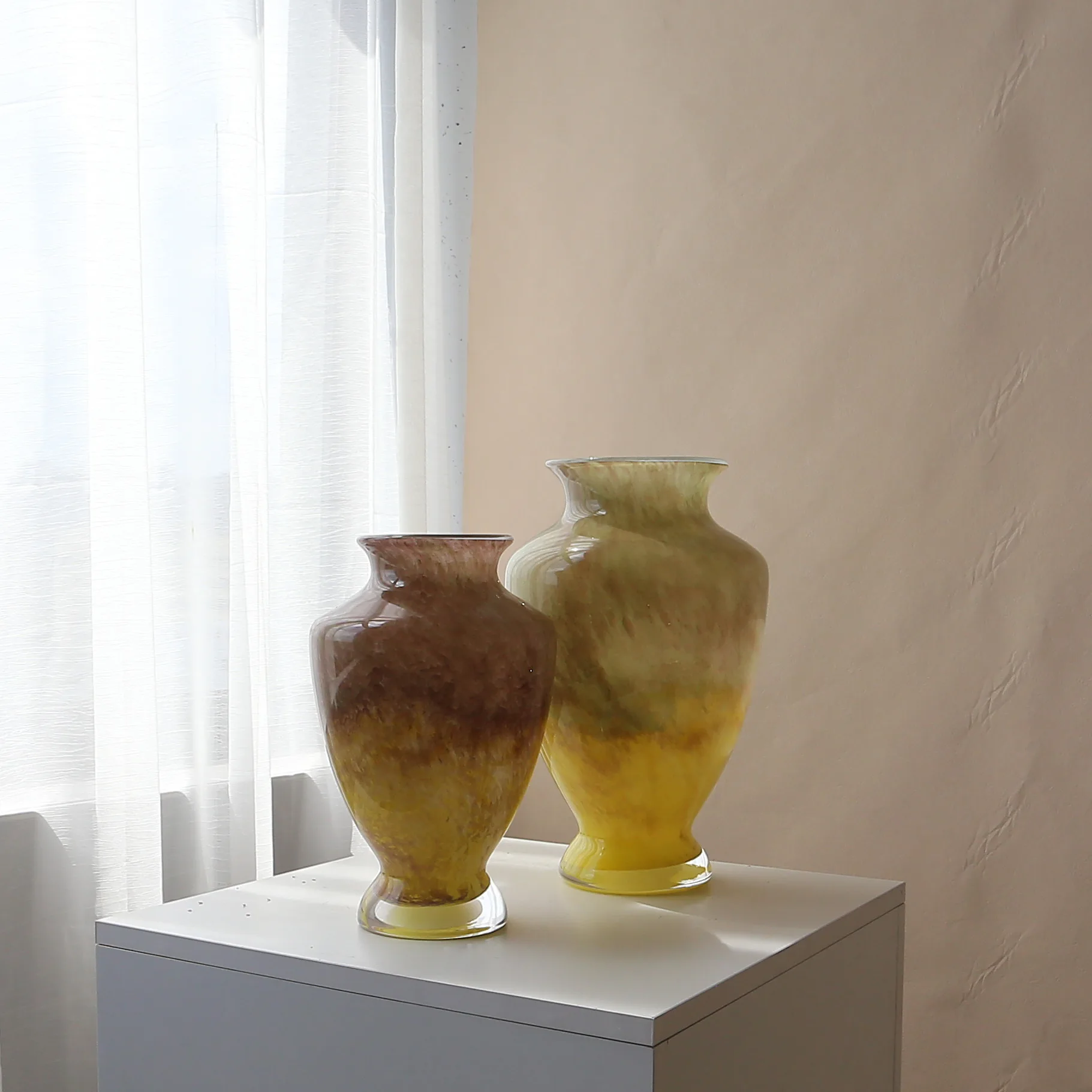 Retro Brown Gradient Song Dynasty Aesthetics Designer Beautiful Glass Vase Flower Arrangement Vessel Soft Decoration
