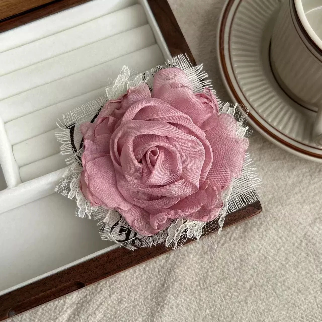 Newly upgraded rose fabric handmade original brooch, Korean style flower niche dress accessory