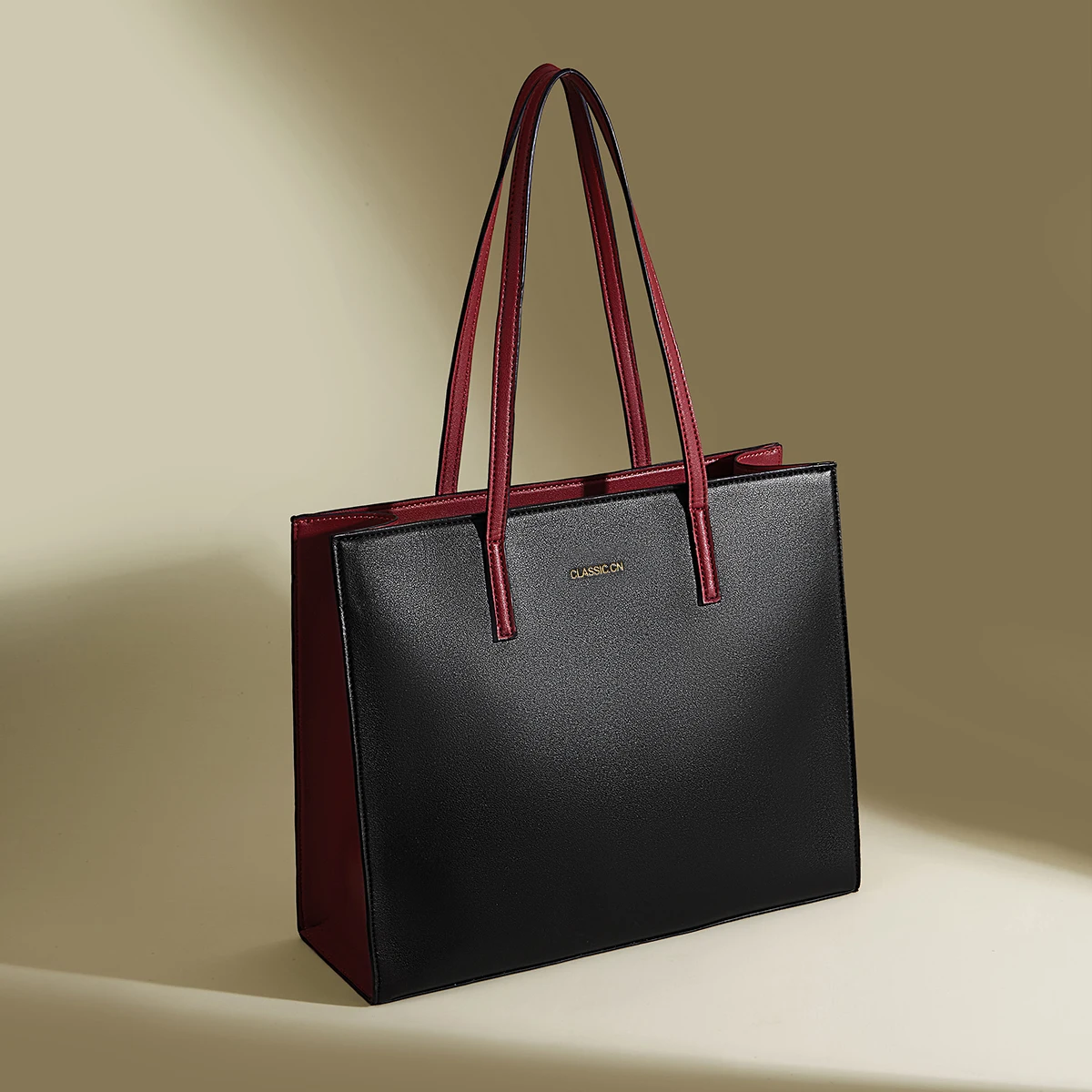 

Простая женская большая сумка FOXER, повседневная сумка через плечо, новинка 2025 года, повседневная сумка из ПВХ под мышками, кошелек