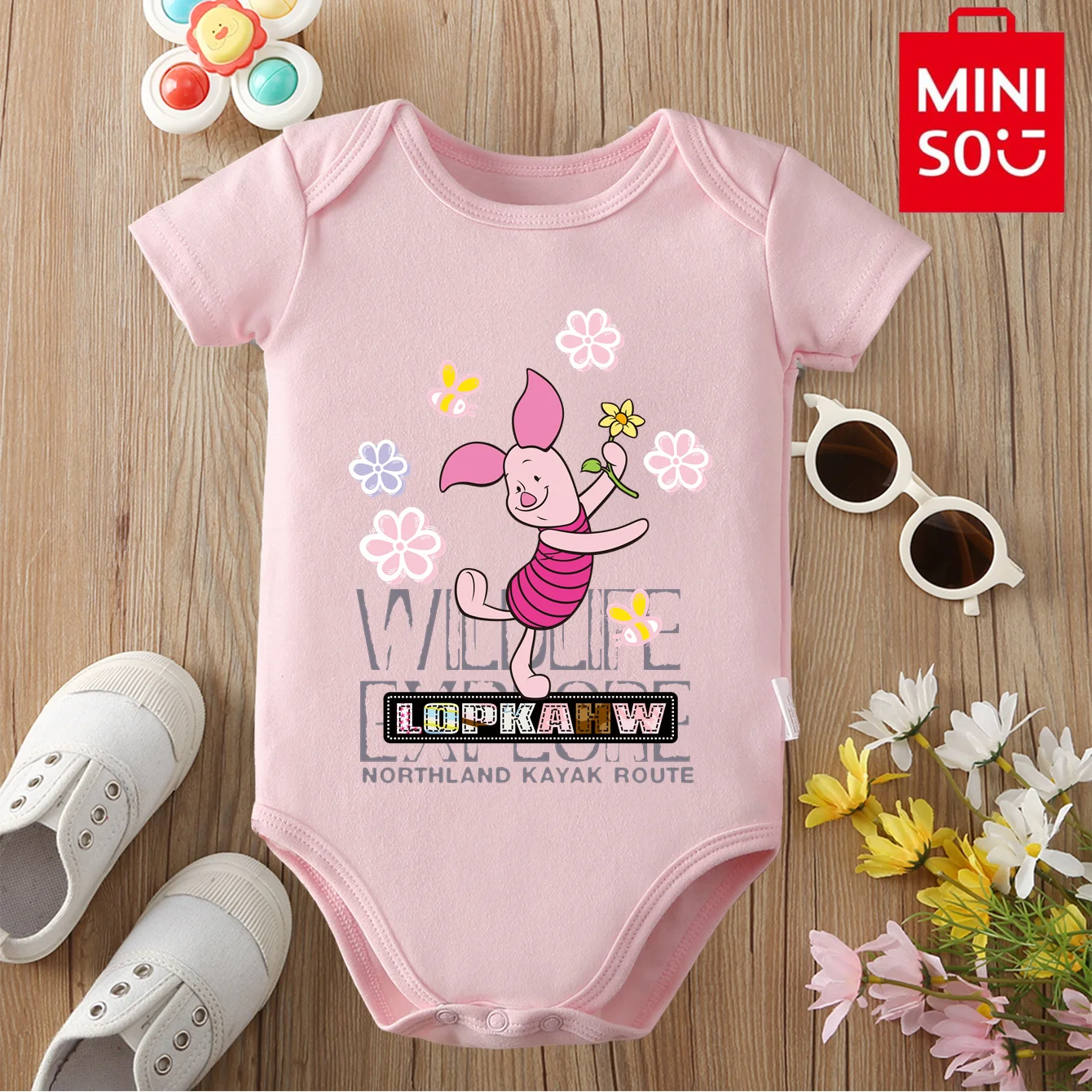 ملابس أطفال قطنية 100% من MINISO بدلة قطعة واحدة ويني ذا بوه Piglet مطبوعة برسوم كارتونية لطيفة لحديثي الولادة من عمر 0 إلى 12 شهرًا