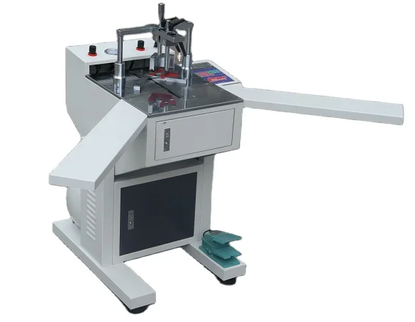 

Машина для обжима алюминиевых углов толщиной 2 мм для производства алюминиевых дверей и окон