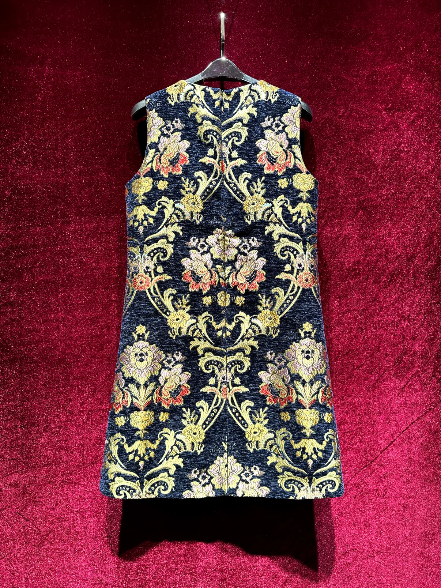 High Quality Retro Jacquard Fabric Short A-line Dress for Women O-neck Sleeveless Vest Dress Luxury Diamonds Elegant Party Dress