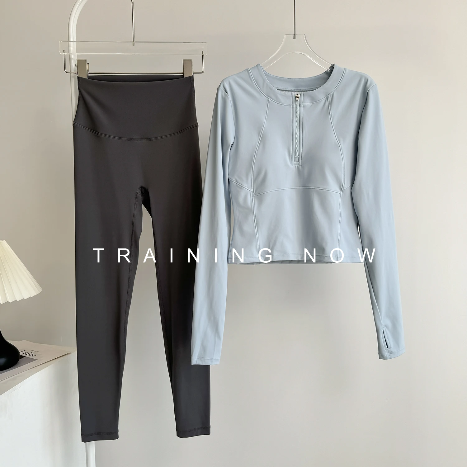 

Fitness clothing suit for women with padded tops for women high-end and beautiful yoga running Pilates training long