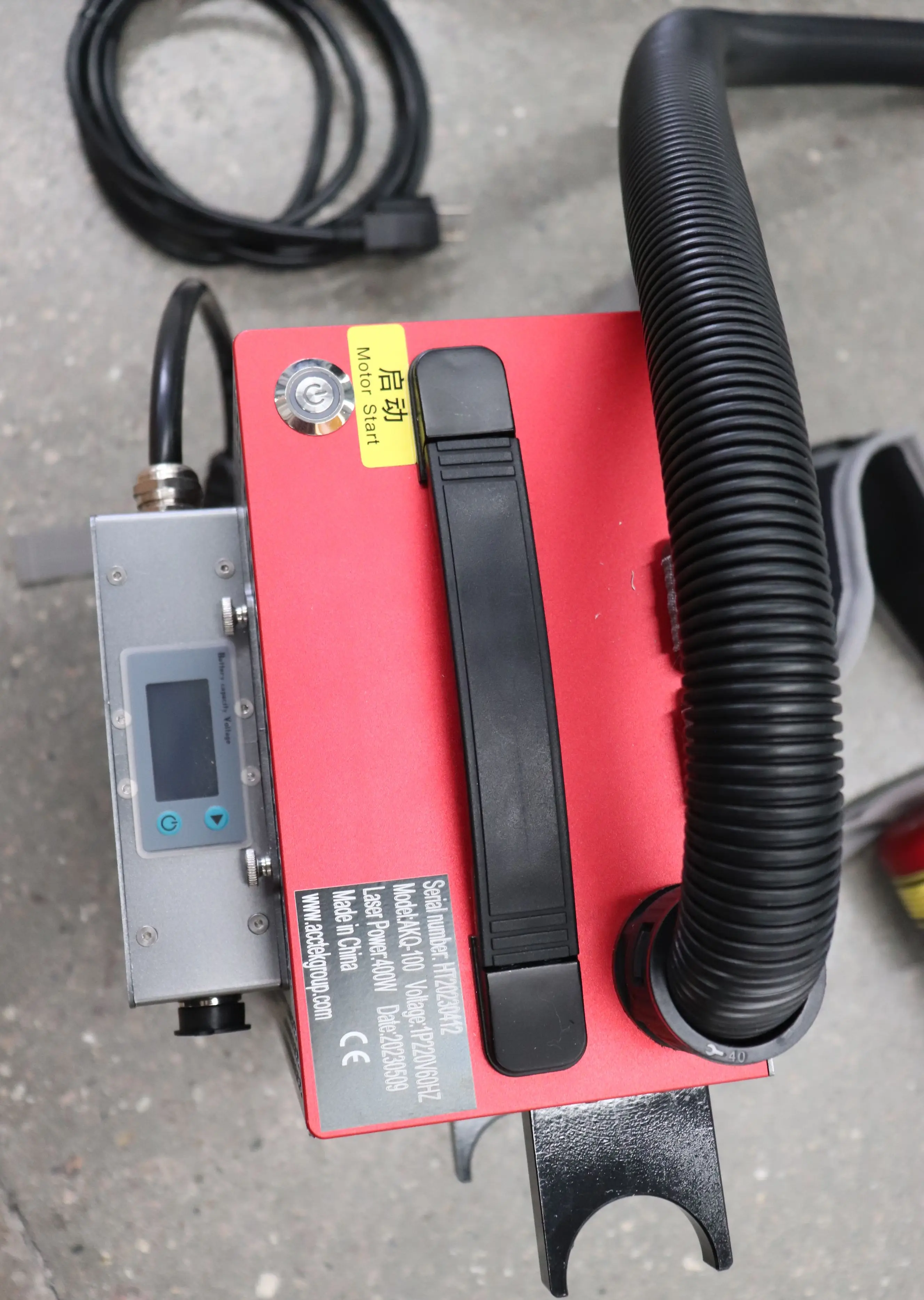 Portable Mobile Backpack 200W 100W Pulse Fiber Laser Cleaner Rust Removal Cleaning Machine with Lithium Battery