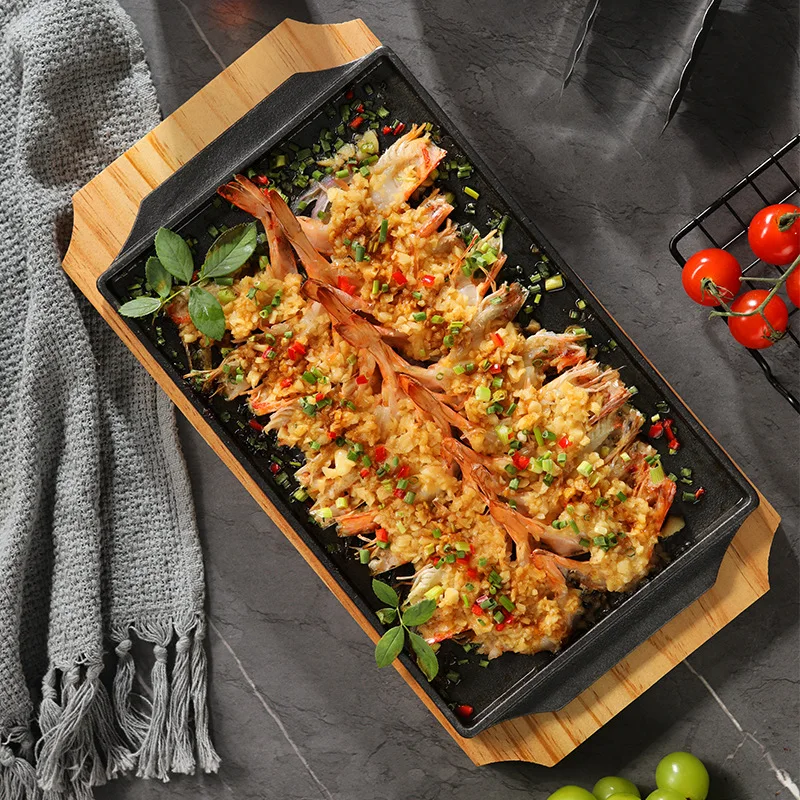 الحديد الزهر مستطيل الشكل مطعم الشواء لوحة شريحة لحم Sizzling لوحة مقلاة ساخنة مع قاعدة خشبية صينية السمك المشوي تيبانياكي