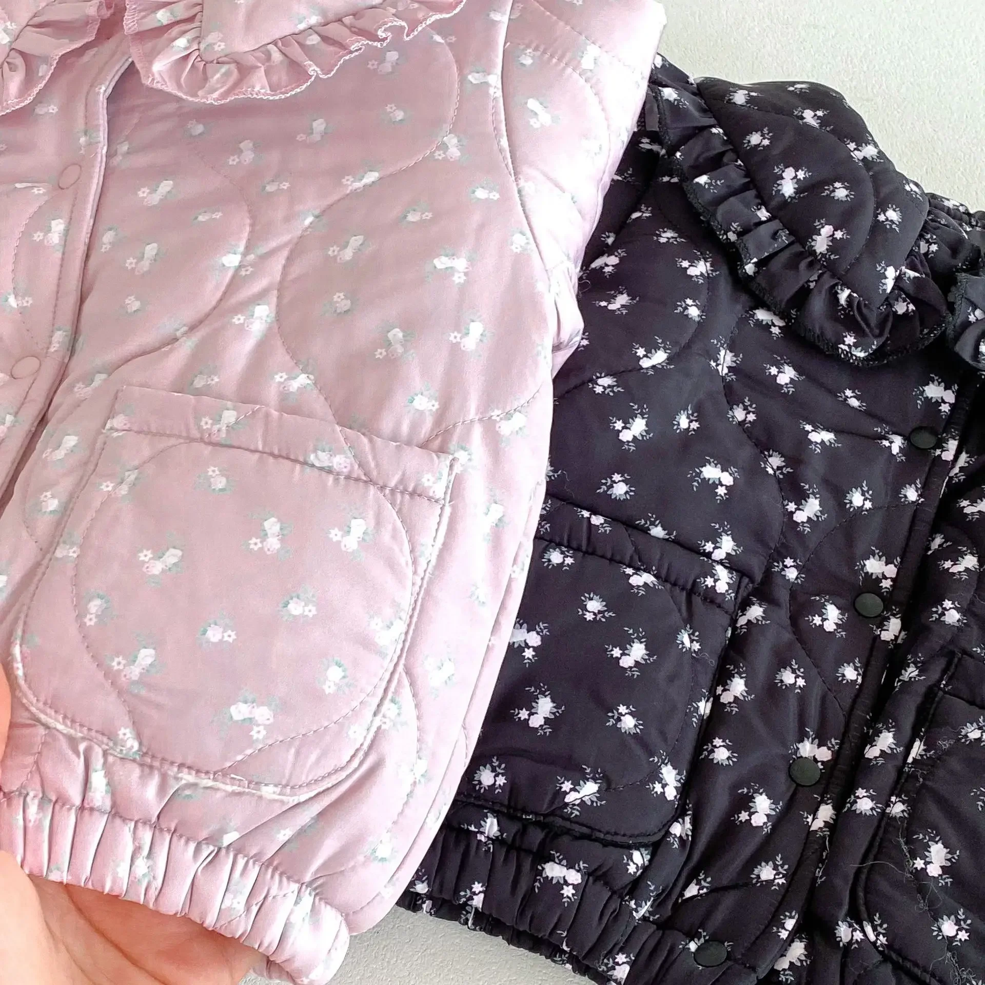 ملابس خارجية مخملية مطبوعة بالزهور للفتيات الجميلات للخريف والشتاء سترة مبطنة بالقطن للأطفال معاطف دافئة سميكة واحدة الصدر