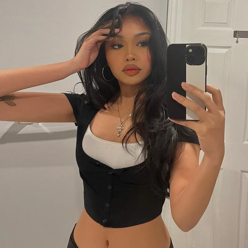 

Женская футболка с коротким рукавом и квадратным воротником, имитация двухслойности, контрастные цвета