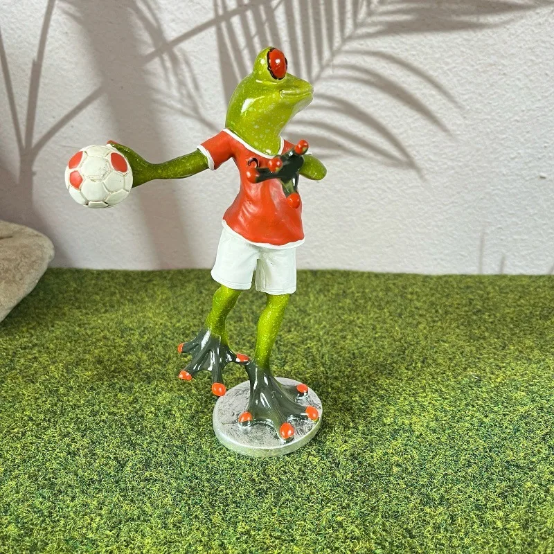 

Frog Goalkeeper Statue Frog Playing Football Figurine Home Decoration Indoor Room Desk Bookshelf Ornaments Resin Animal Statue