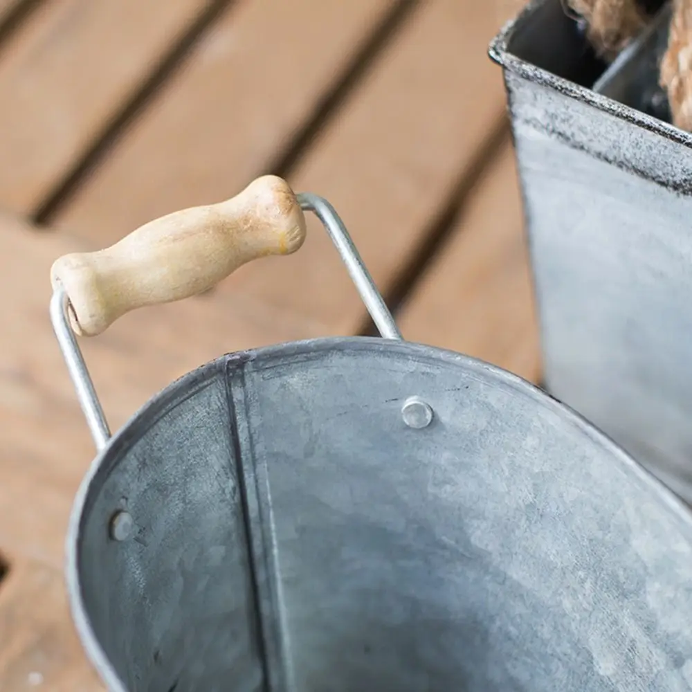 Durable Rustic Iron Oval Flowerpot European Style Wooden Handle Retro Flower Vase Pastoral Wooden Flower Bucket Balcony