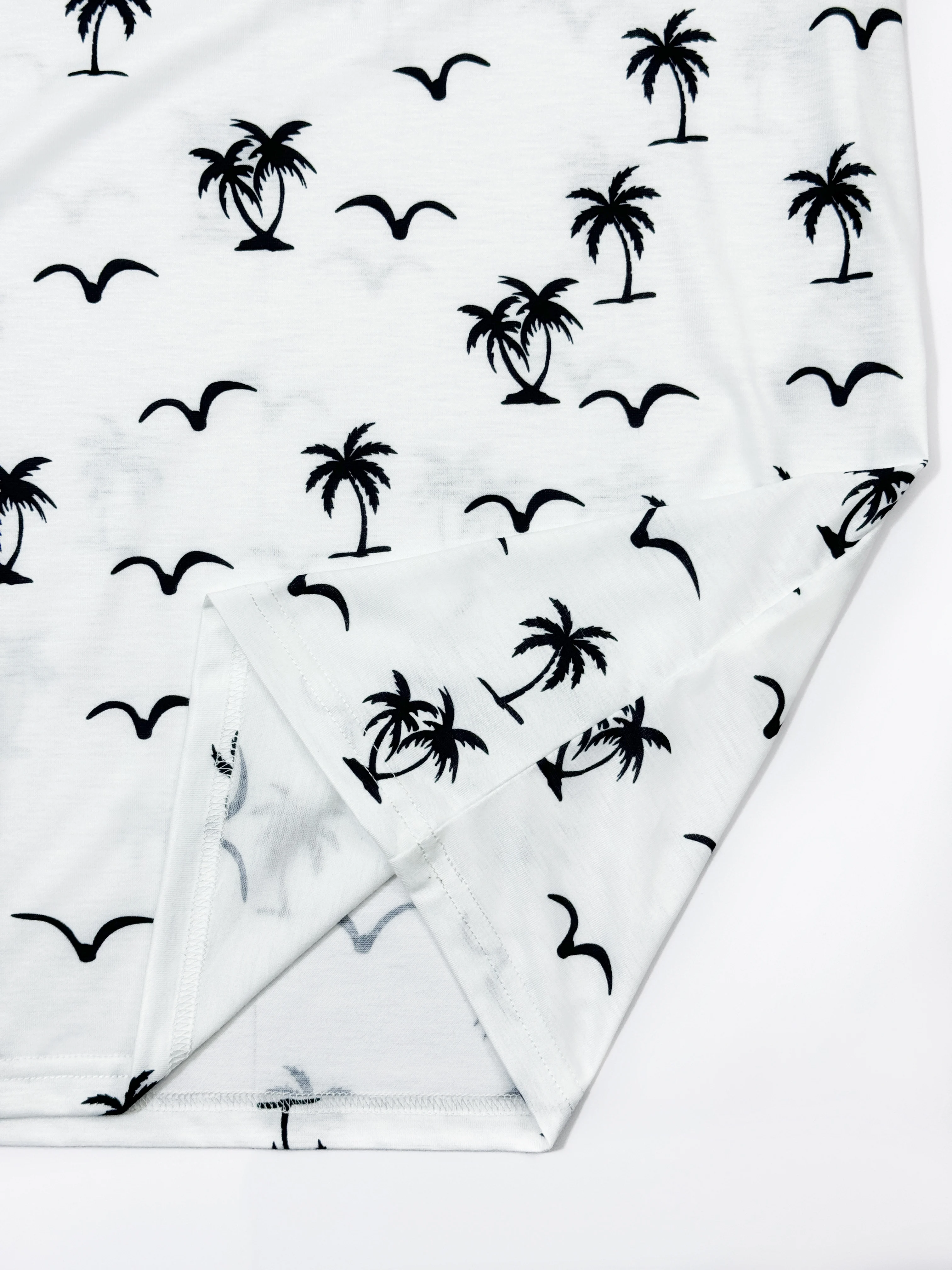 Men\'s casual pajamas home clothing coconut tree and seagull printed short sleeved shorts two-piece set for men\'s clothing