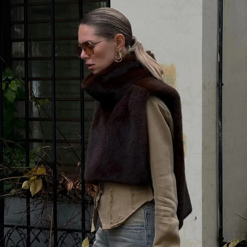 Variant: solid brown vest top