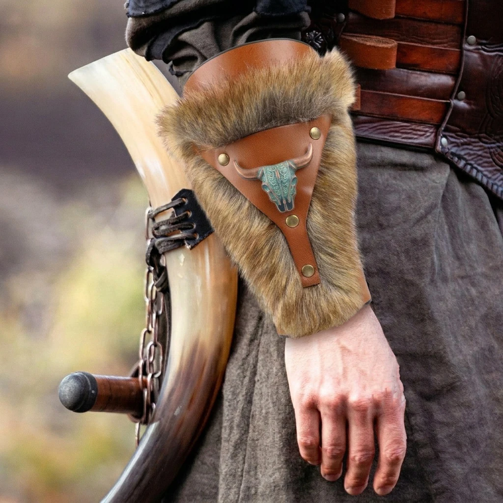 Pu Leather Fur Wrist Guards Medieval Viking Bull Head Decor Armor Arm Warmers Renaissance Costumes Accessories Halloween Cosplay Props
