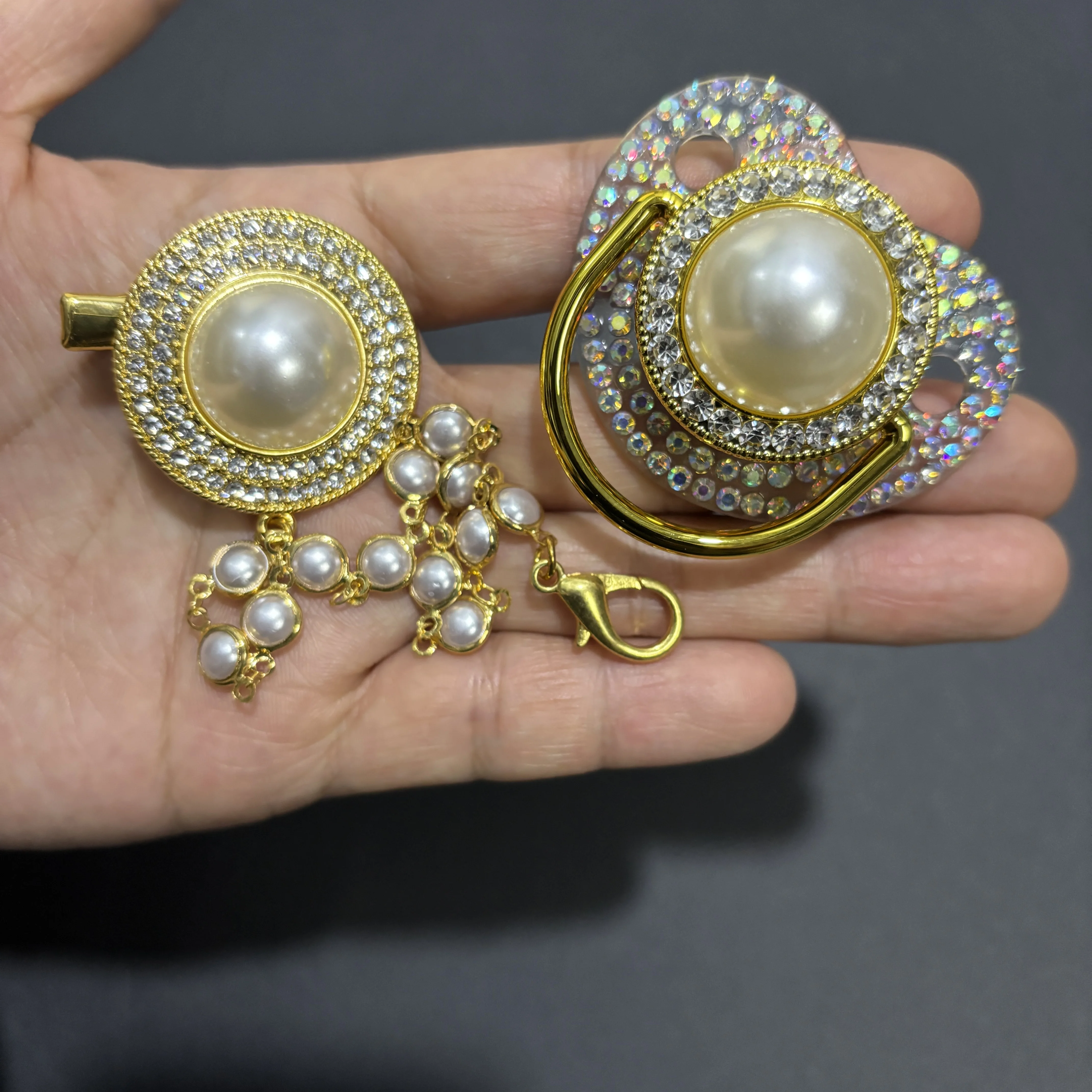 

Fashion Rhinestone Baby Pacifier Clip, Dazzling Dummy Chain Holder, Anti-lost Soother Strap Ideal Baby Gift for Boys & Girls